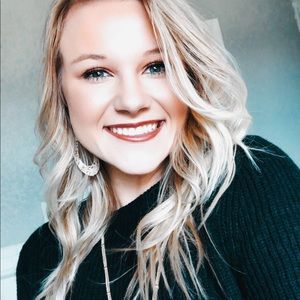 Meet your Posher, Leah